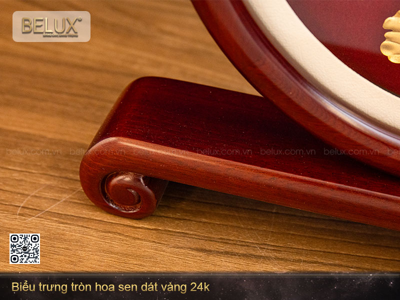 Biểu Trưng Tròn Hoa Sen Dát Vàng